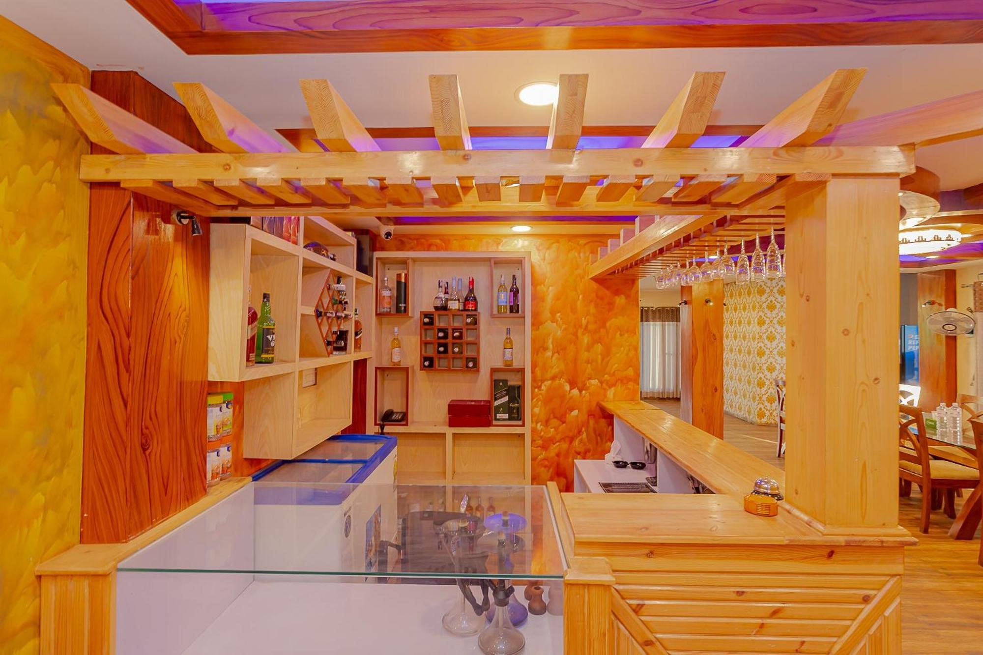 Oyo 799 Hotel Tik Tok Pvt Ltd. カトマンズ エクステリア 写真