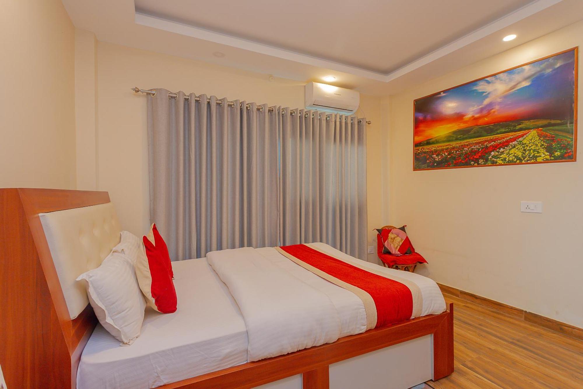 Oyo 799 Hotel Tik Tok Pvt Ltd. カトマンズ エクステリア 写真