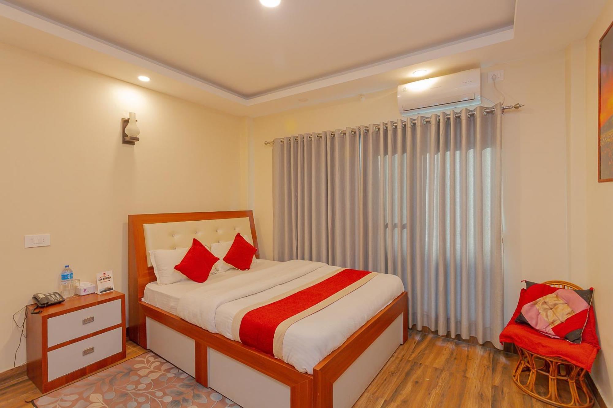 Oyo 799 Hotel Tik Tok Pvt Ltd. カトマンズ エクステリア 写真