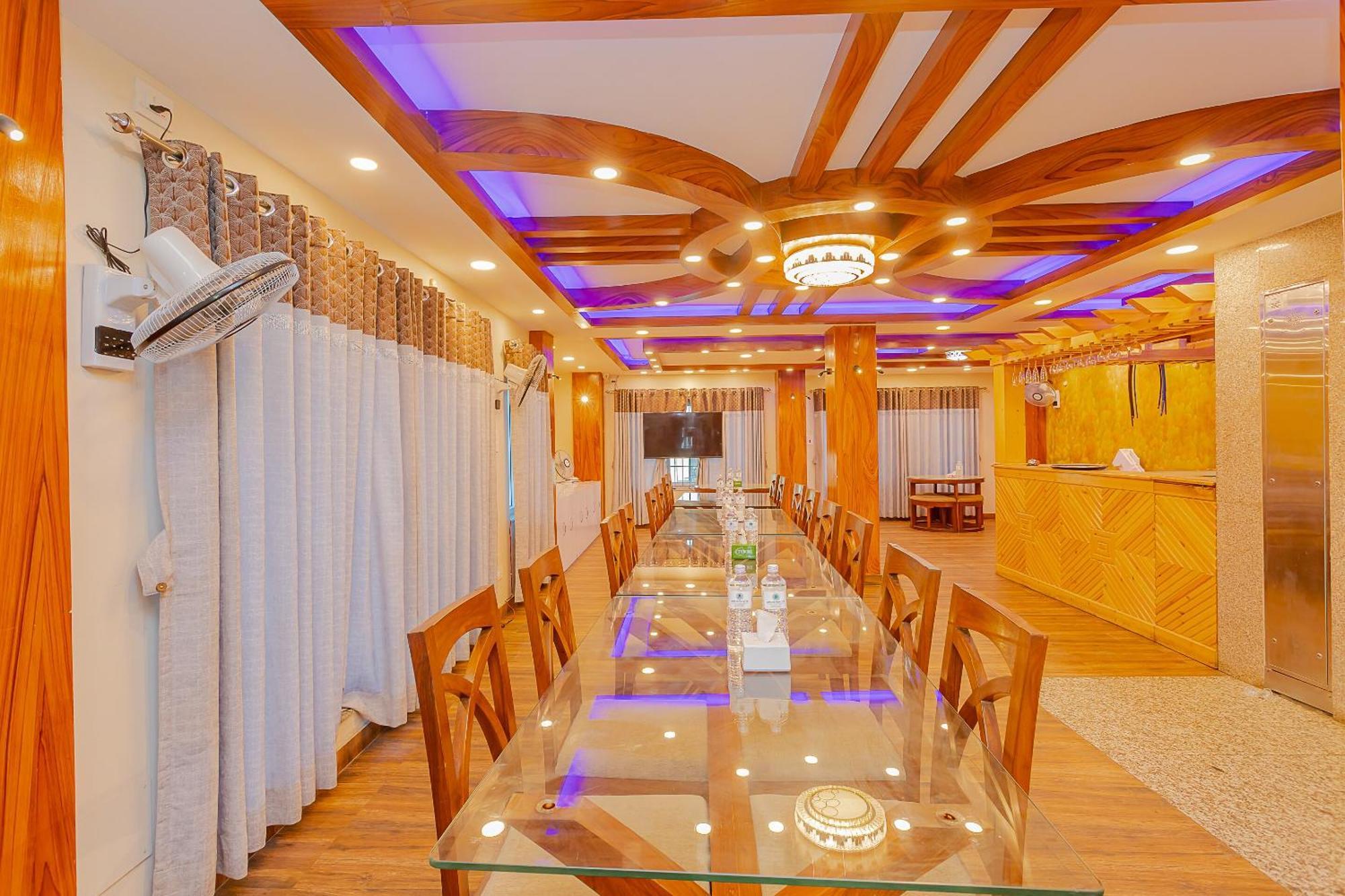 Oyo 799 Hotel Tik Tok Pvt Ltd. カトマンズ エクステリア 写真