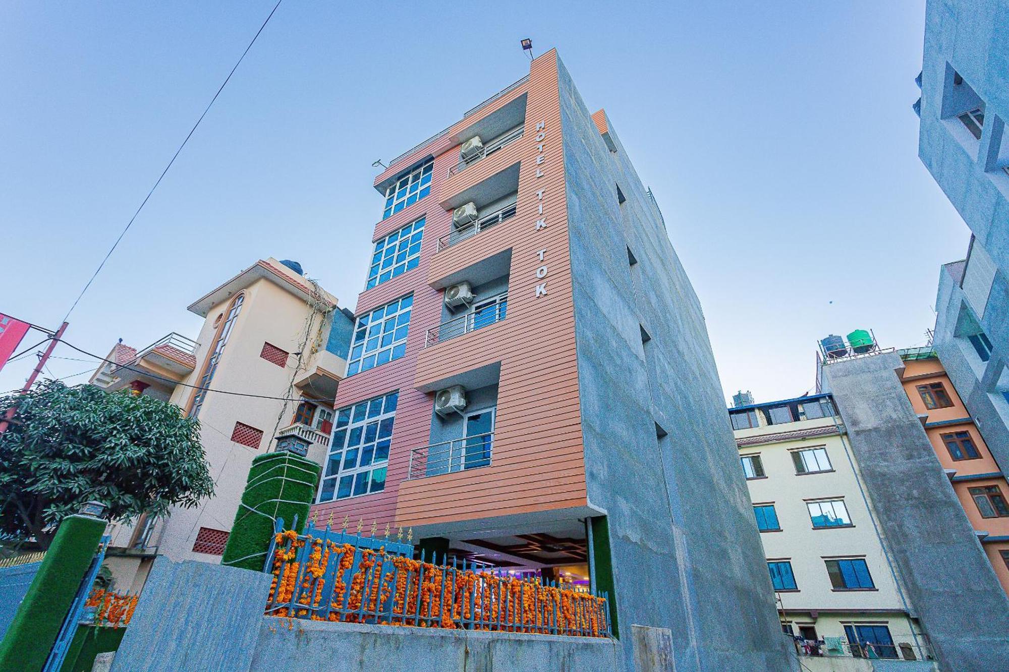 Oyo 799 Hotel Tik Tok Pvt Ltd. カトマンズ エクステリア 写真