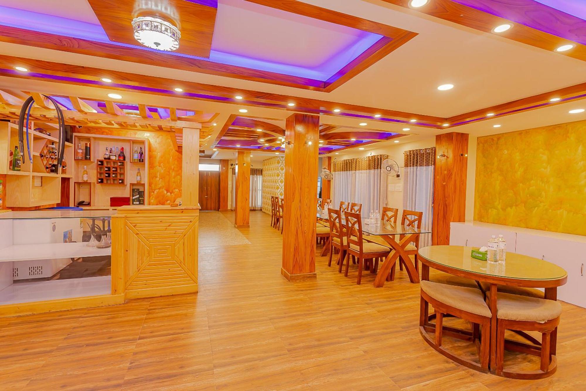Oyo 799 Hotel Tik Tok Pvt Ltd. カトマンズ エクステリア 写真