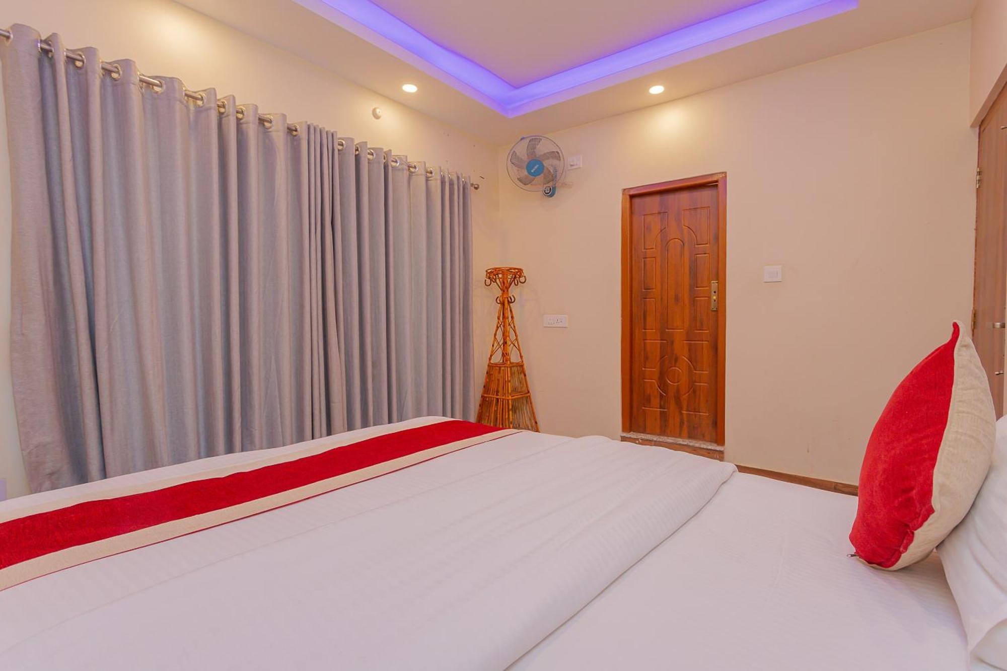Oyo 799 Hotel Tik Tok Pvt Ltd. カトマンズ エクステリア 写真