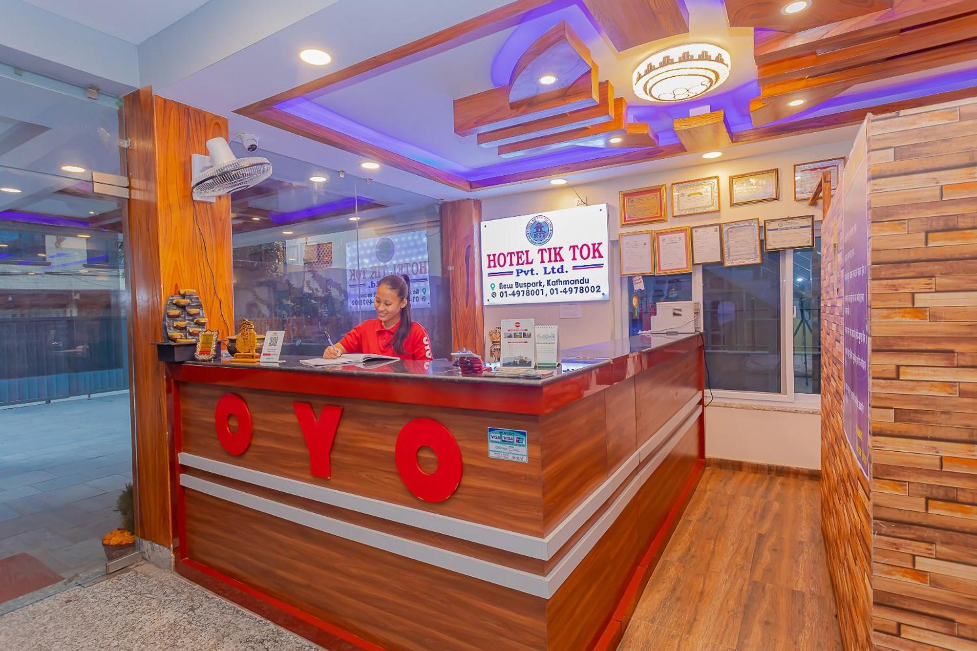 Oyo 799 Hotel Tik Tok Pvt Ltd. カトマンズ エクステリア 写真